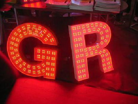 叶县LED发光字有哪些优势？